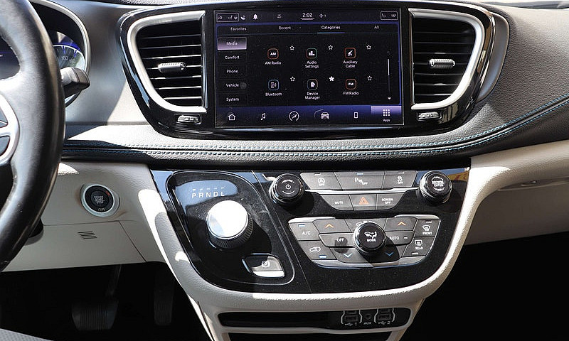 2021 Chrysler Pacifi...