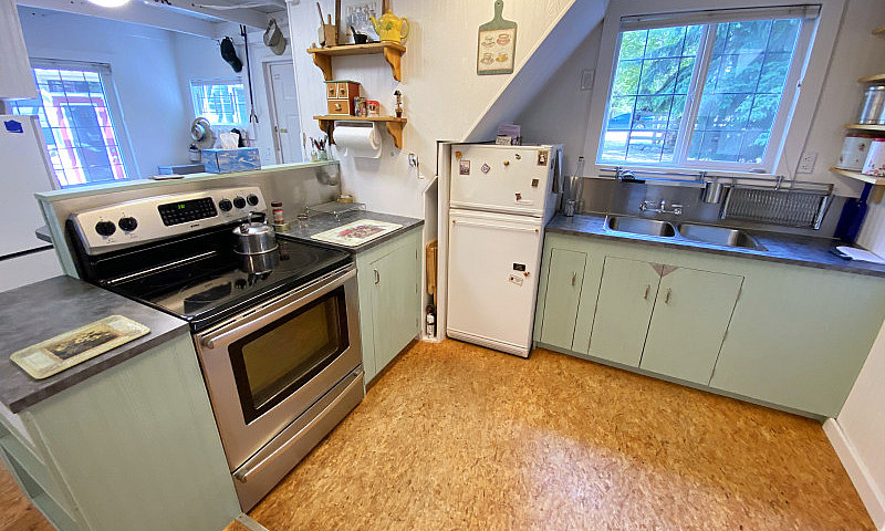 628 Lakeside Point, ...