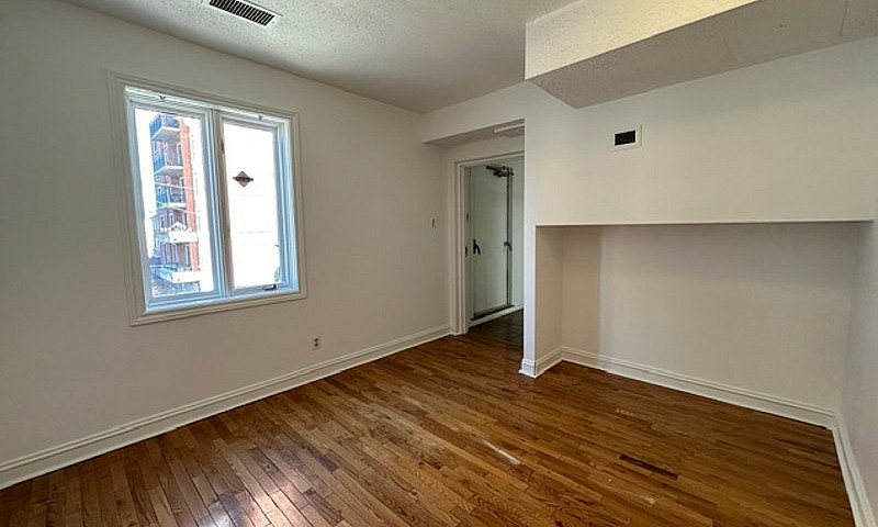 Spacious 3 Bedroom &...