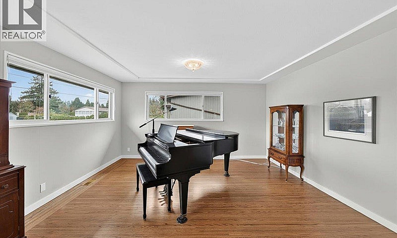 812 Grover Avenue Co...