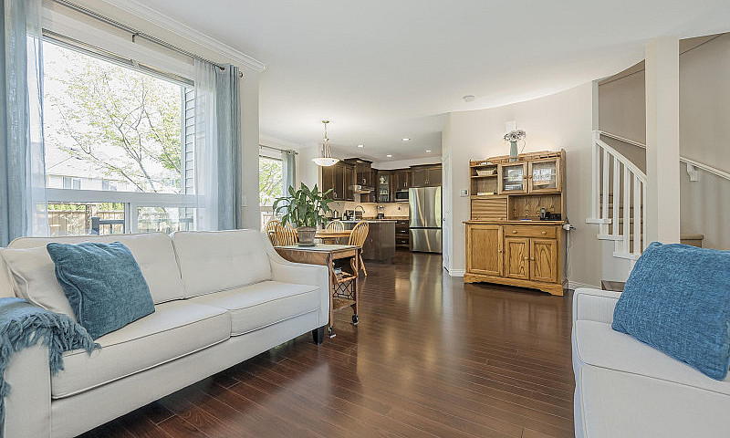 16477 59A Avenue Sur...
