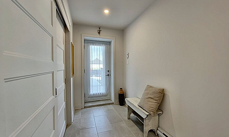 425 200$ - Condo À V...