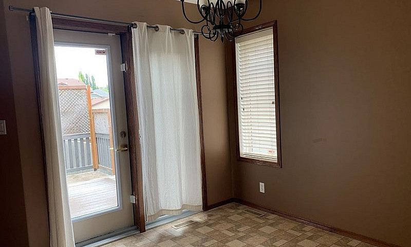 146 Inkster Close - ...