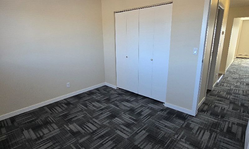 Charming Top Floor 2...