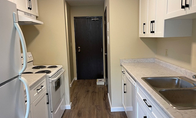 Spacious 2 Level 2 B...