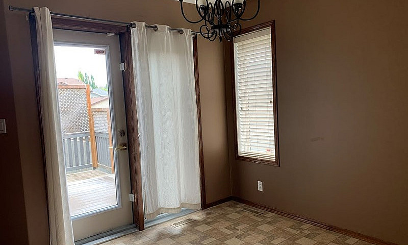 146 Inkster Close - ...