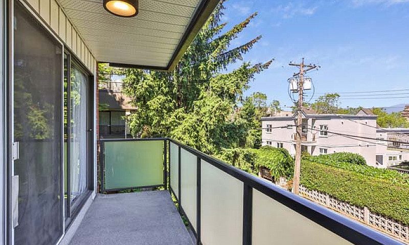 Well Laid-Out 2 Br N...