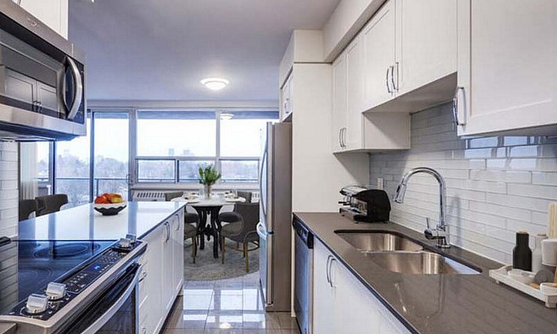 Bachelor Apartment F...