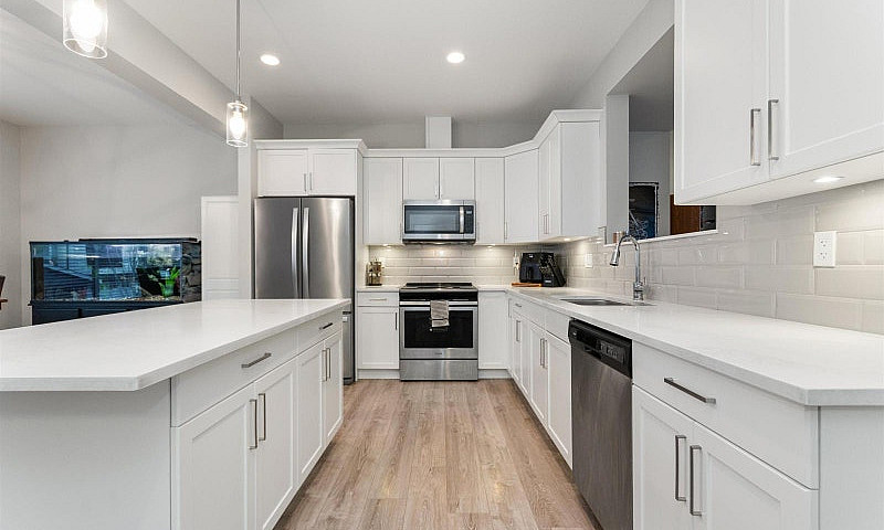 7 386 Pine Avenue, H...