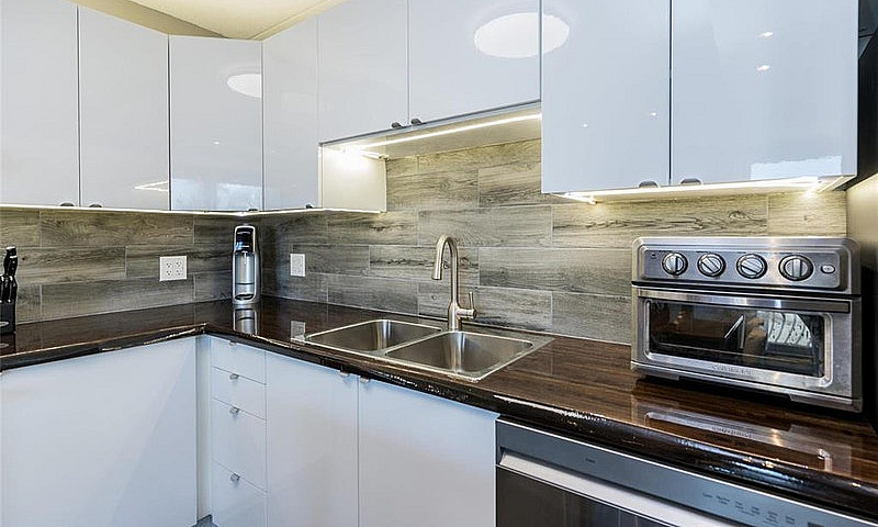 209 1600 Taylor Aven...