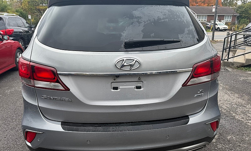 2017 Hyundai Santa F...