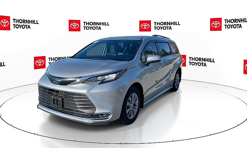 2023 Toyota Sienna X...