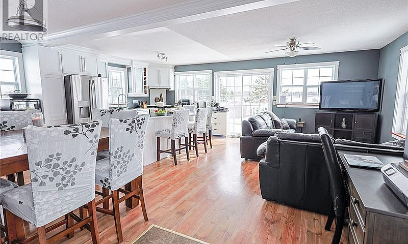 721 Piquette Road Ve...