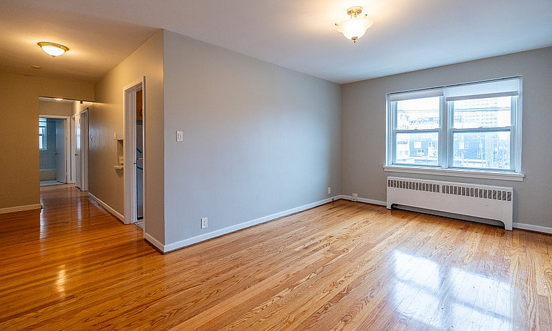 2Br Suite In Charact...
