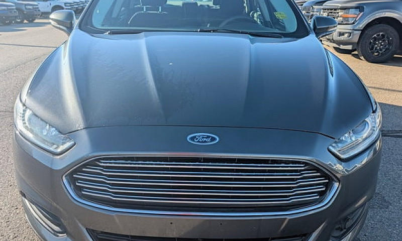 2016 Ford Fusion Se ...