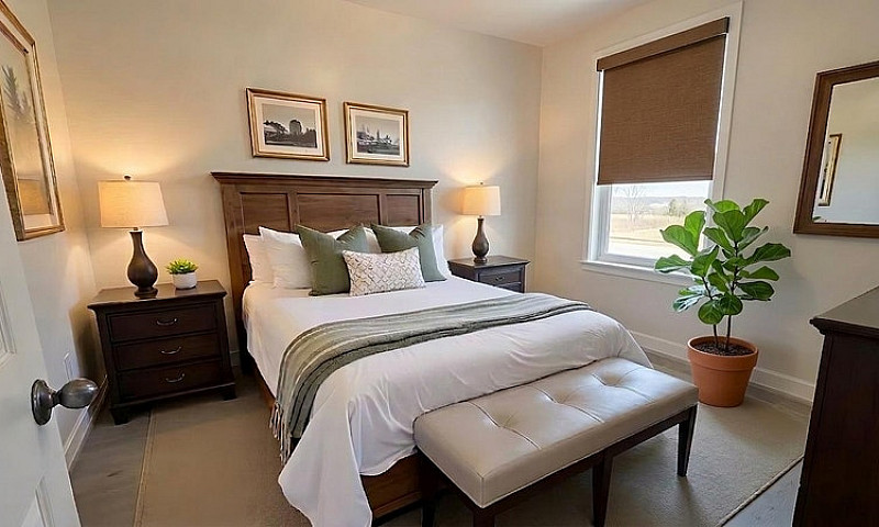 Bright 2-Bedroom Apa...