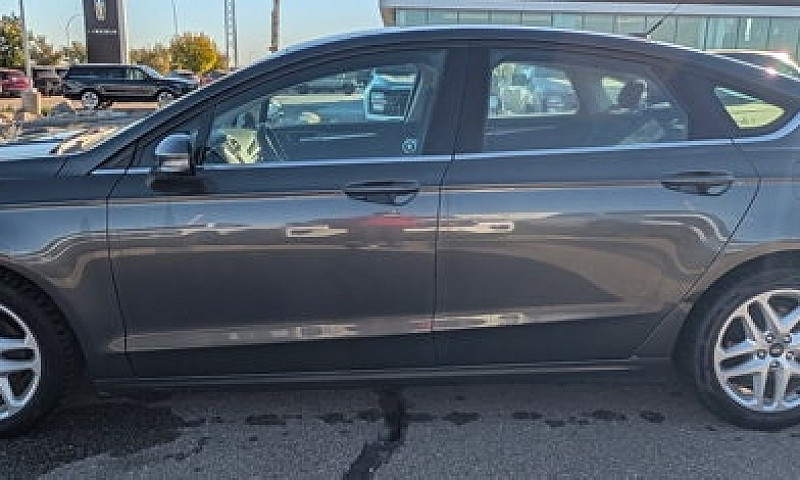 2016 Ford Fusion Se ...