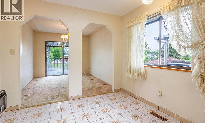 4467 Perry Street Va...
