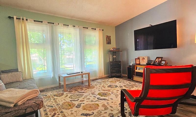 Great 3 Bedroom Hous...