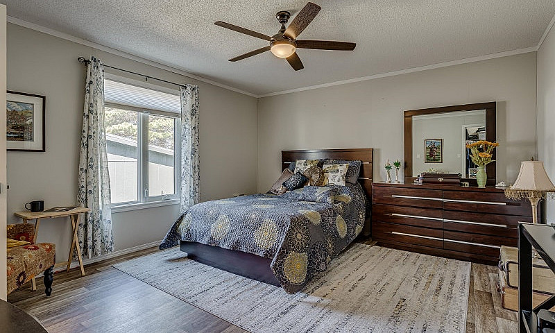 Former Show Home. Pr...