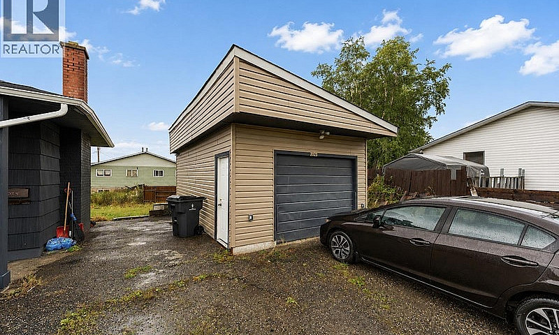 2025 Pine Street Pri...