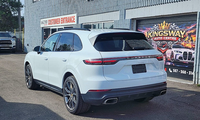 2019 Porsche Cayenne...