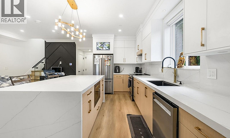 425 N Kaslo Street V...