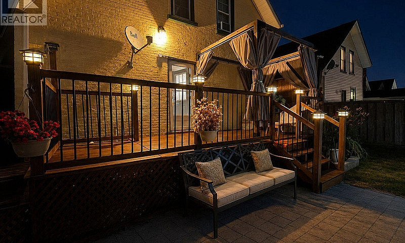 61 Lindsay Street N ...