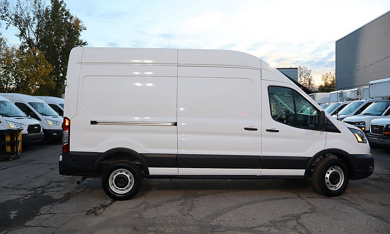 2025 Ford Transit T-...