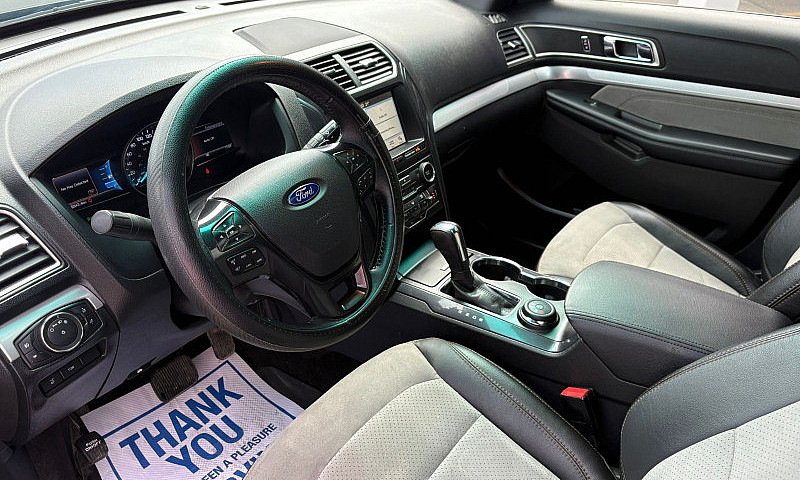 2017 Ford Explorer E...