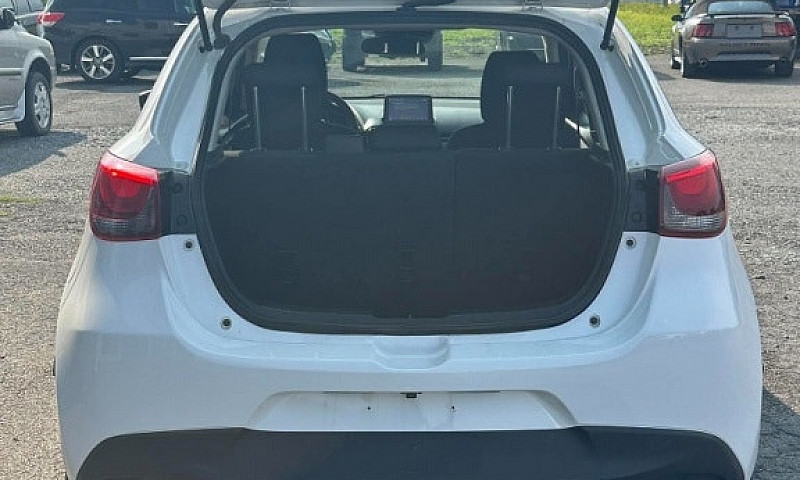 2020 Toyota Yaris Ha...