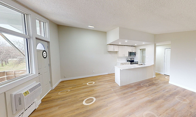 Kern Park Manor - Ba...