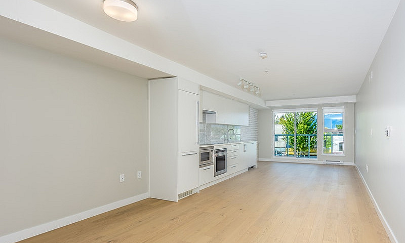 205-2508 Fraser...