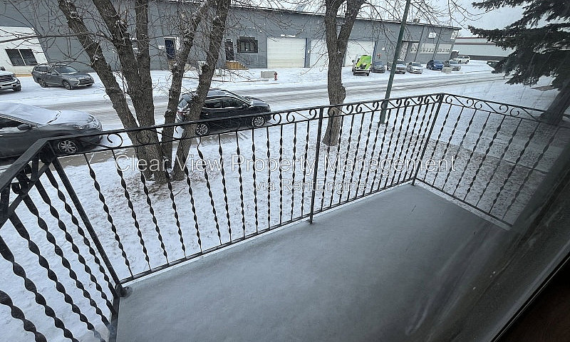 2 Bed Duplex/Triplex...