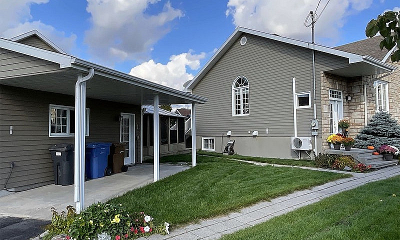 $375,000 - Semi-Deta...