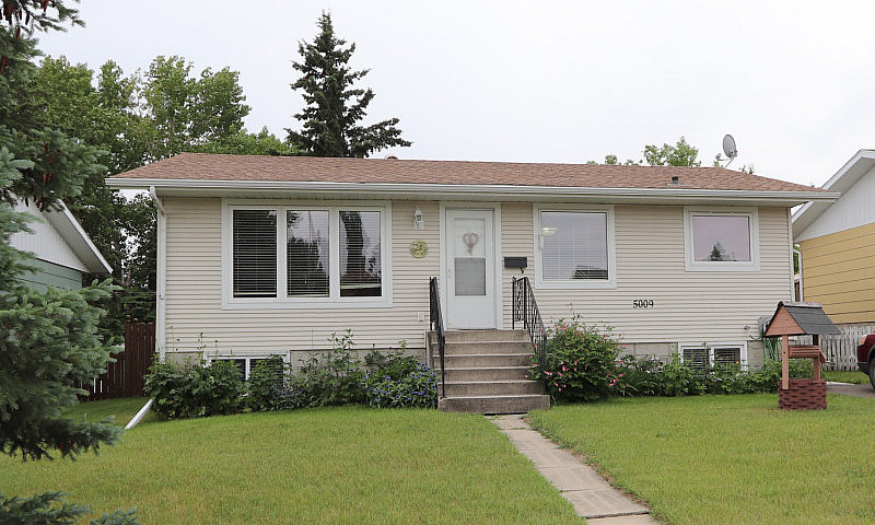 Renovated Bungalow O...