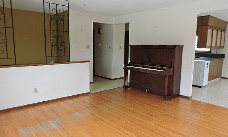 Acreage Just North O...