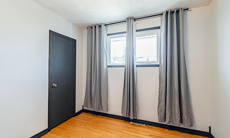 668 Dunrobin Avenue...
