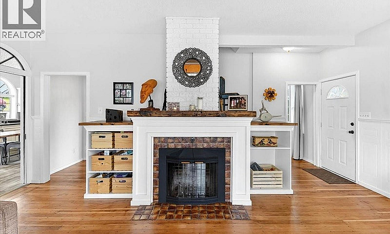 2880 1St Ave Port Al...