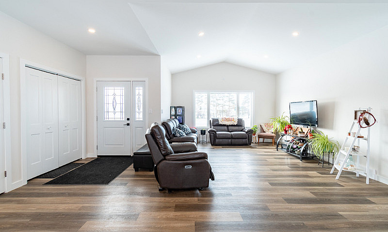 727 Edith Avenue...