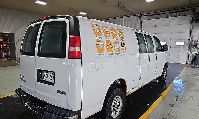 2011 Gmc Savana...