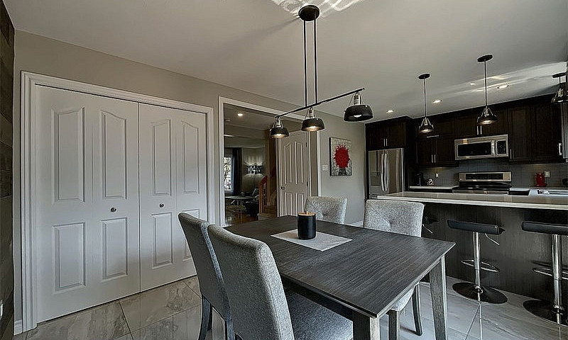 $498,000 - Semi-Deta...