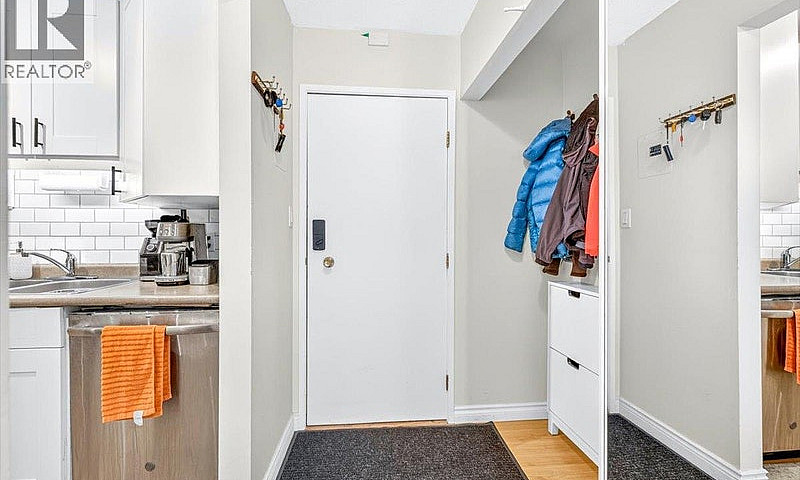 30 Ridgemont Avenue ...