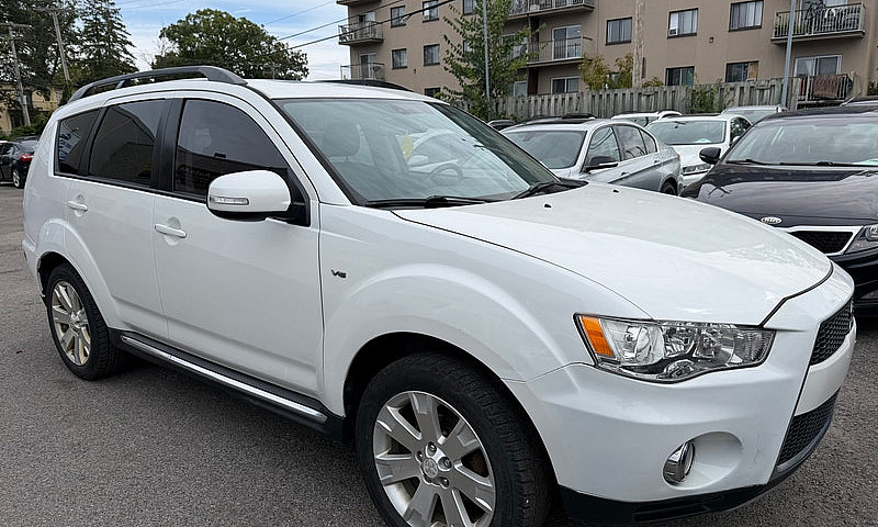 2012 Mitsubishi Outl...