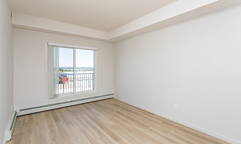 Brand New - 1 Bed + ...
