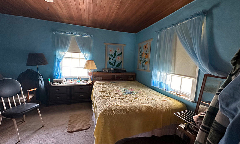 6 Acre Homestead Wit...