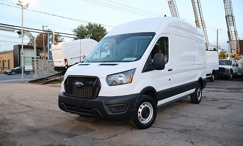 2025 Ford Transit T-...