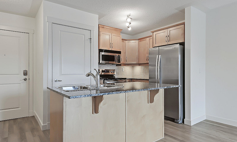 Top Floor Unit | Und...