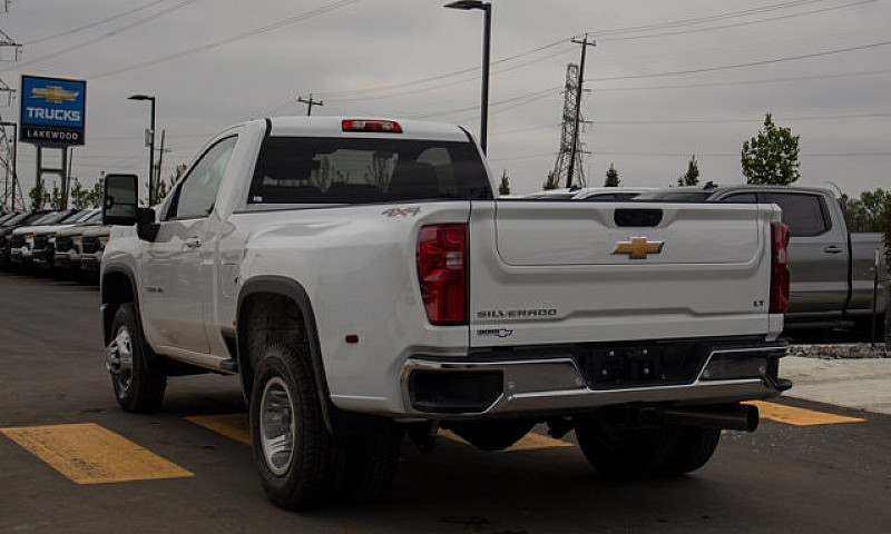 2025 Chevrolet Silve...