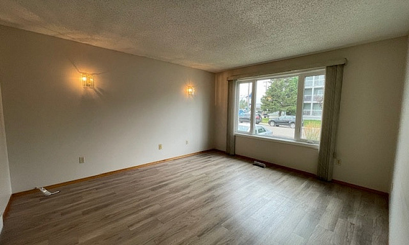 Lovely 2 Bed Main Fl...